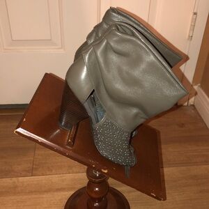 NWOB Vianni Collection taupe leather booties 6.5 by